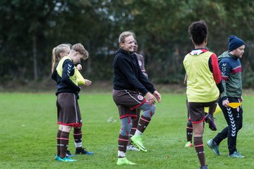 Bild 7 - C-Juniorinnen Halstenbek-Rellingen - St.Pauli : Ergebnis: 0:5